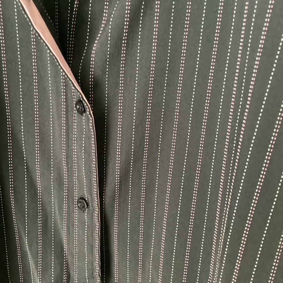 DCC: black with white and pink pinstripe button-down blouse 2X - Picture 5 of 6